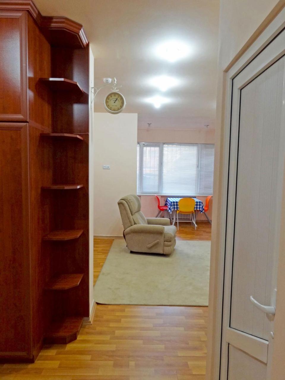 Apartment In The Center Of Yerevan By The Republic Square المظهر الخارجي الصورة